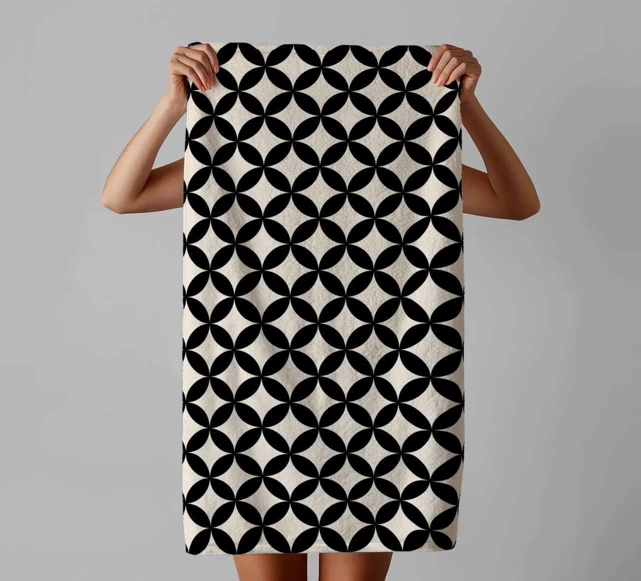 Minimal Basic Geometric Flower Pattern 2 | Nero su avorio asciugamano da bagno da Beauty in Simplicity