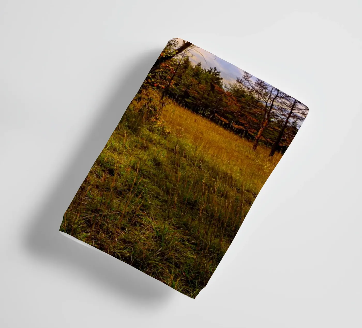 Zon achter een loofboom badhanddoek van Marcus Beckert | Fotografie