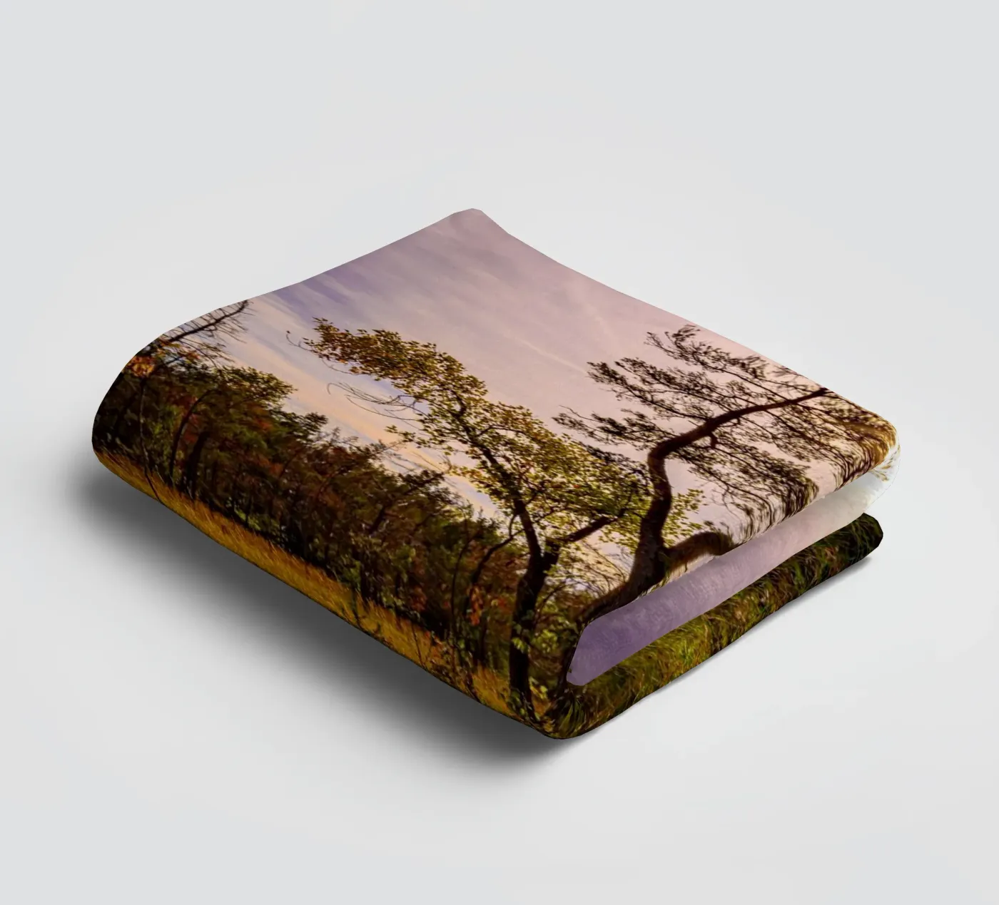 Zon achter een loofboom badhanddoek van Marcus Beckert | Fotografie