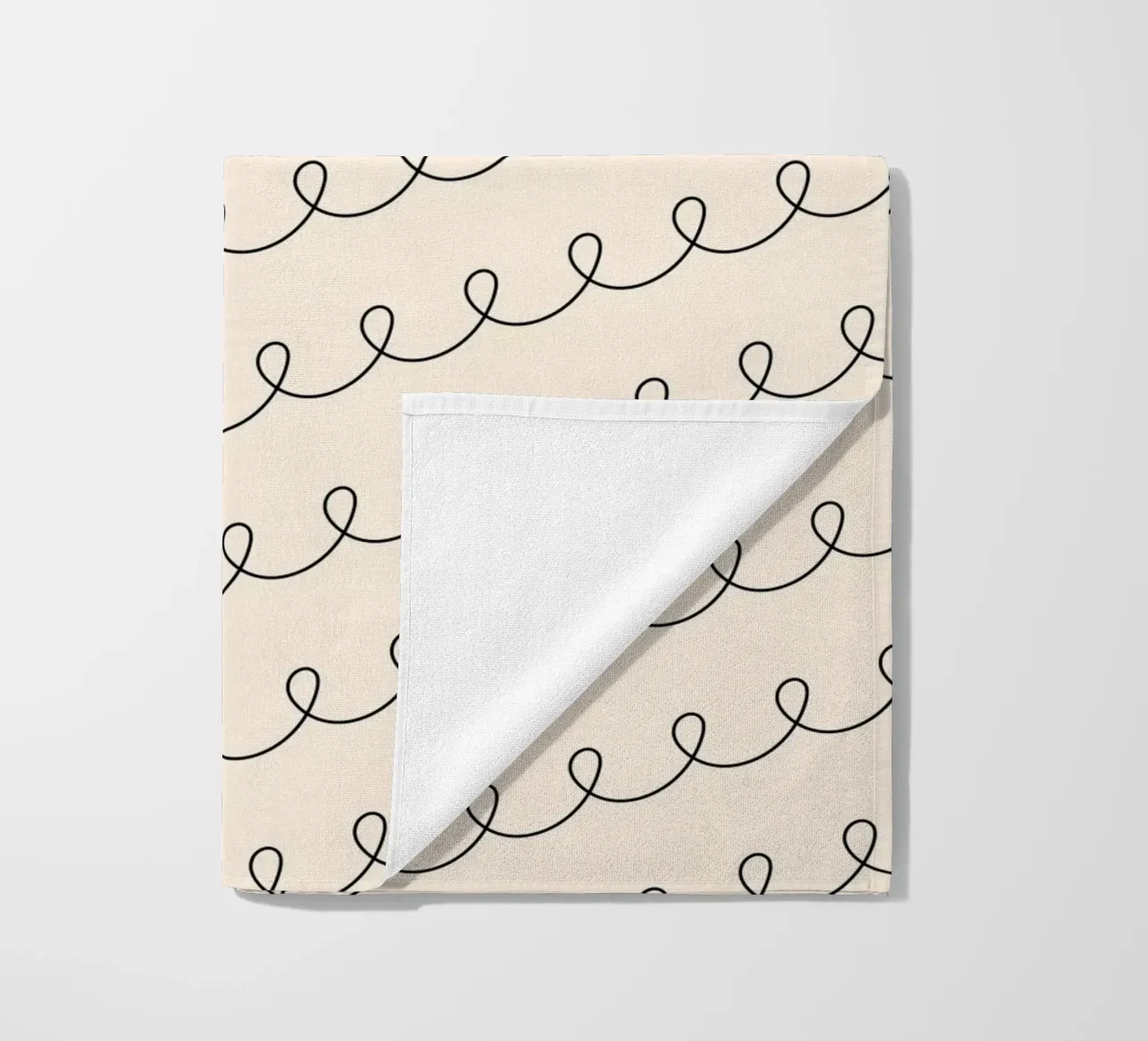 Minimal Geometric Looping Lines Zeichnung 2 | Schwarz auf Elfenbein Strandtuch von Beauty in Simplicity