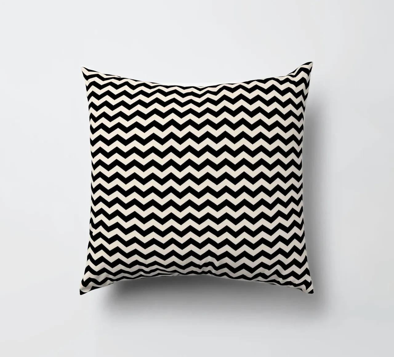 Minimal Chic Basic Chevron Pattern | Black and Ivory coussin de Beauty in Simplicity