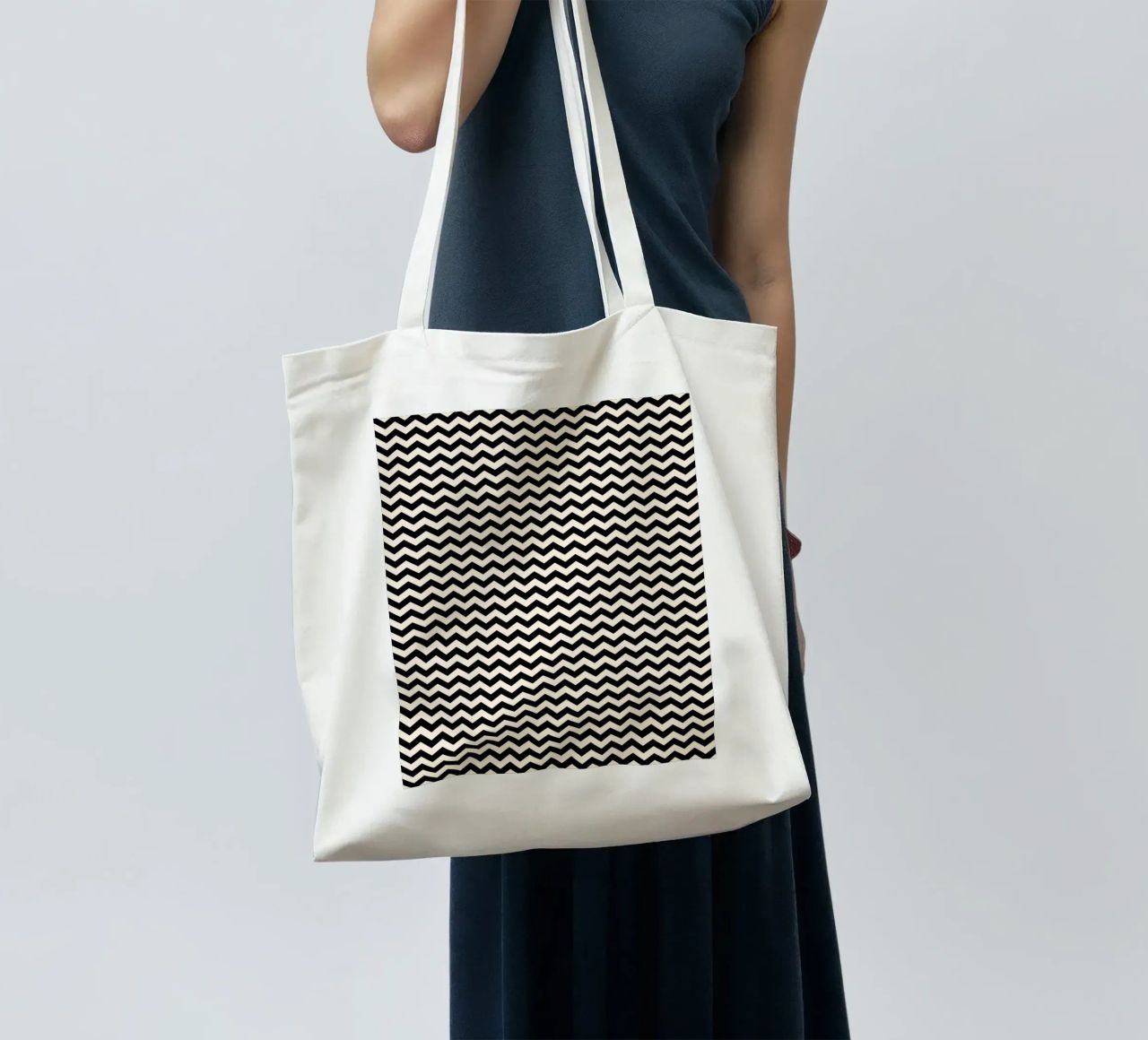 Minimal Chic Basic Chevron Pattern | Nero e Avorio borsa in juta da Beauty in Simplicity
