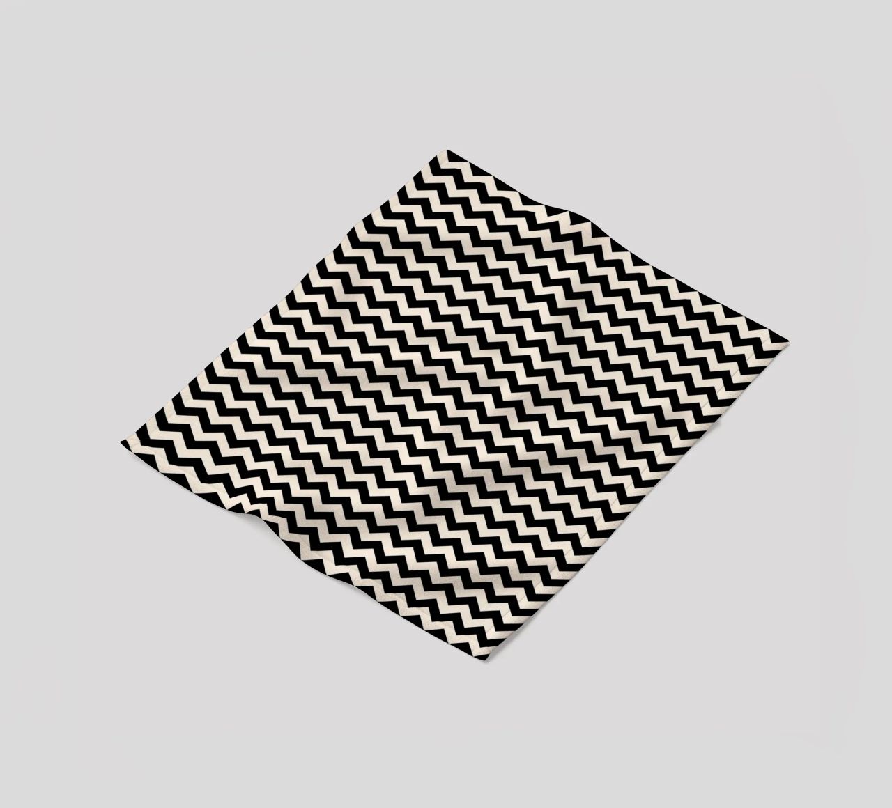 Minimal Chic Basic Chevron-Muster | Schwarz und Elfenbein Fleecedecke von Beauty in Simplicity
