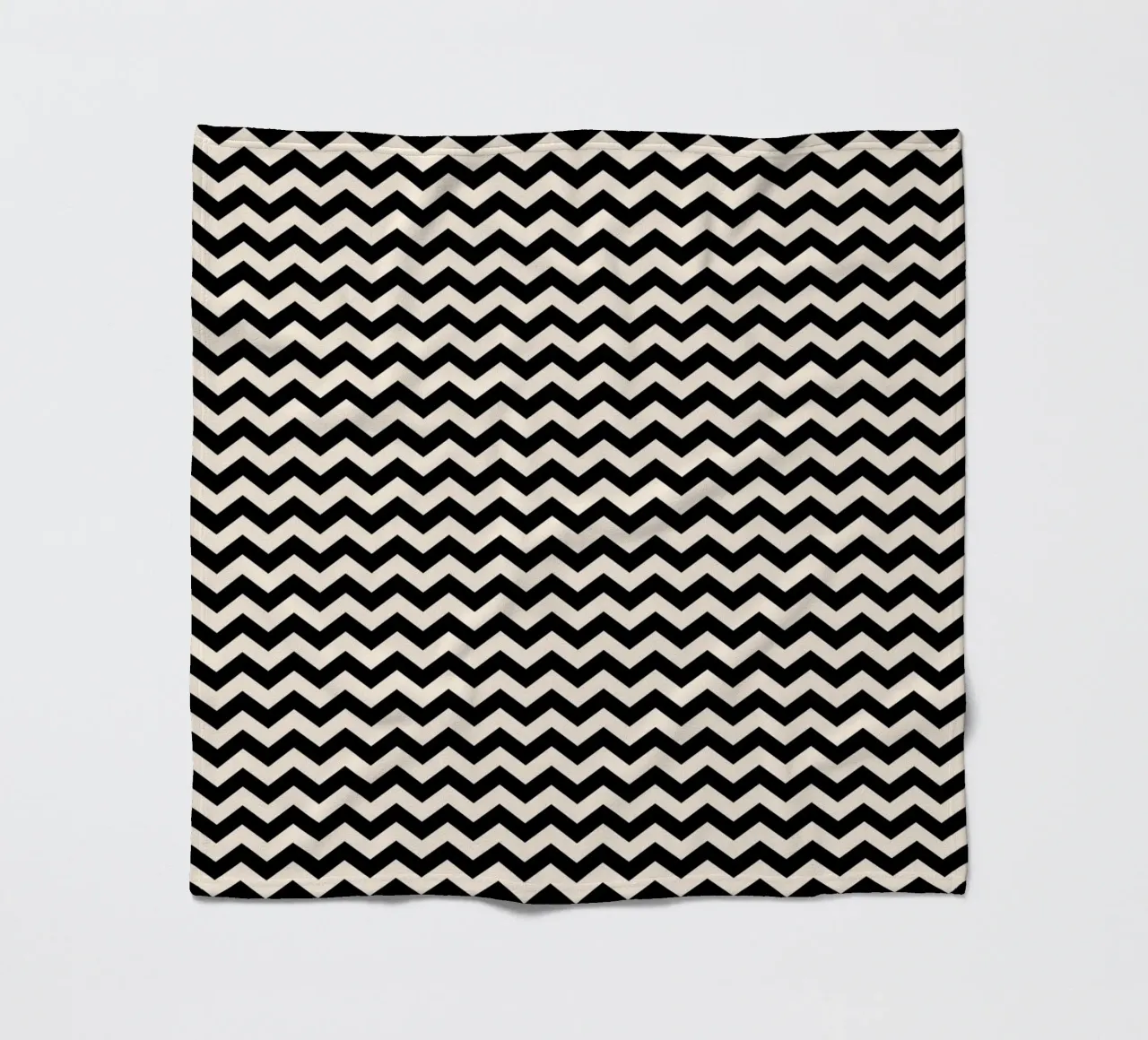 Minimal Chic Basic Chevron Pattern | Negro y Marfil manta de franela de Beauty in Simplicity