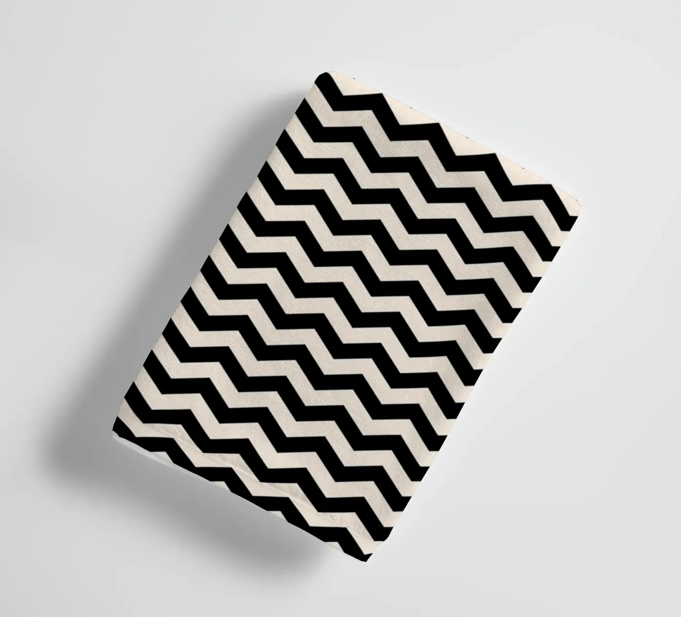 Minimal Chic Basic Chevron Pattern | Black and Ivory Handtuch von Beauty in Simplicity