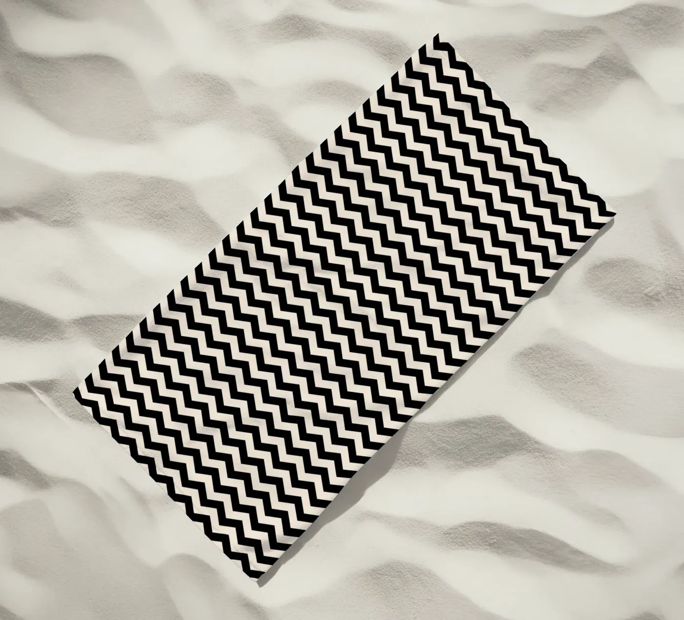 Minimal Chic Basic Chevron Pattern | Black and Ivory strandhanddoek van Beauty in Simplicity