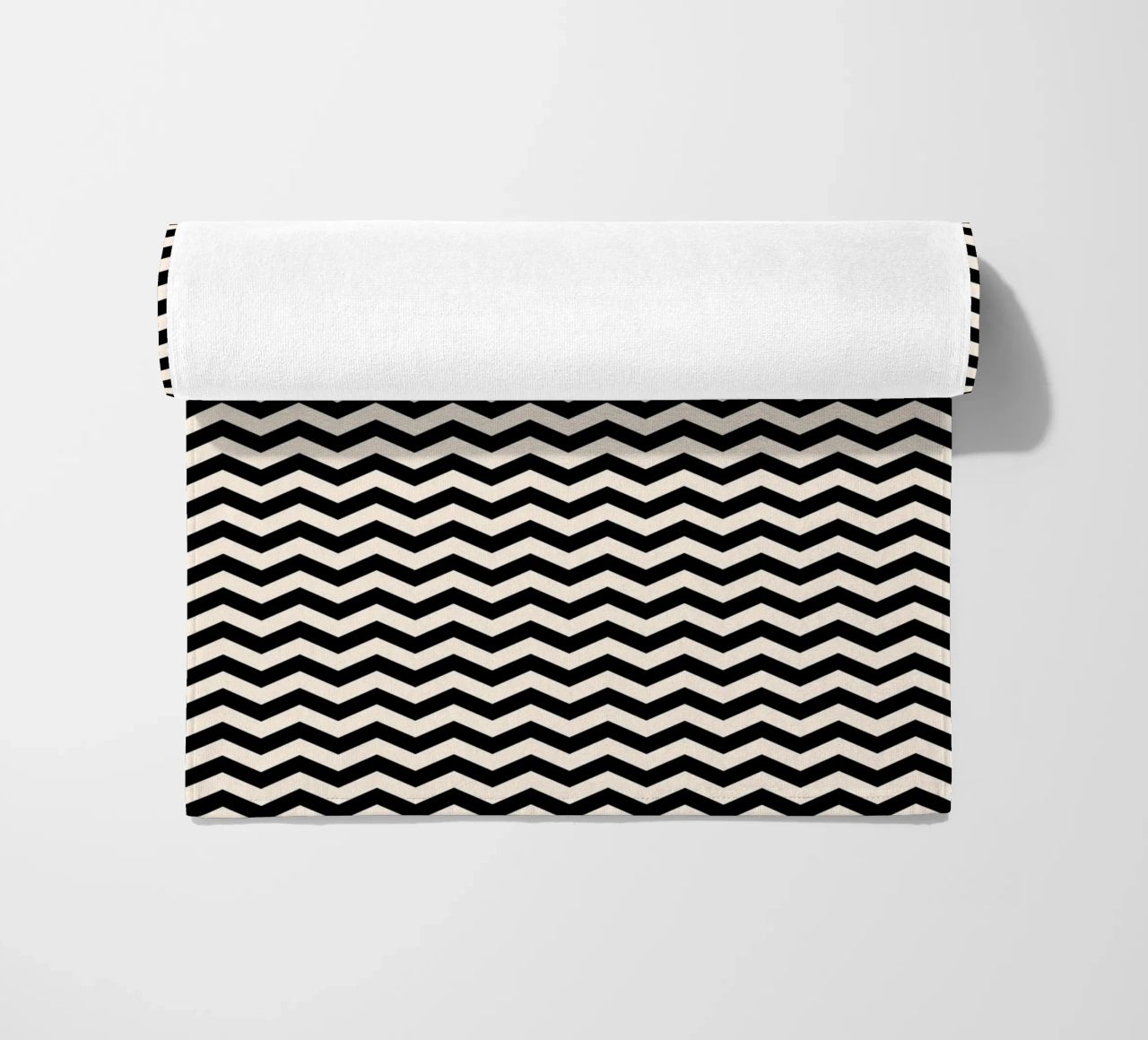 Minimal Chic Basic Chevron Pattern | Nero e Avorio telo mare da Beauty in Simplicity