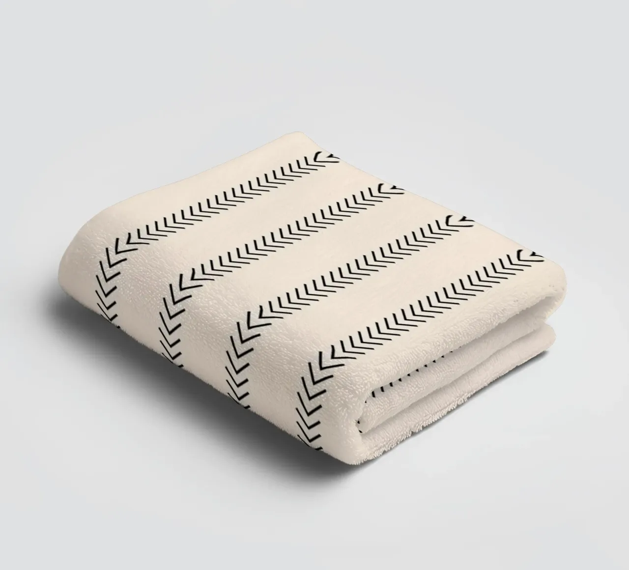 Frecce a strisce minimaliste classiche di base - nero su avorio asciugamano da bagno da Beauty in Simplicity