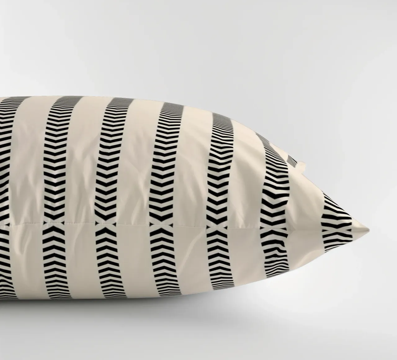 Minimal Basic Mudcloth Frecce a righe | Nero su Avorio cuscino da Beauty in Simplicity