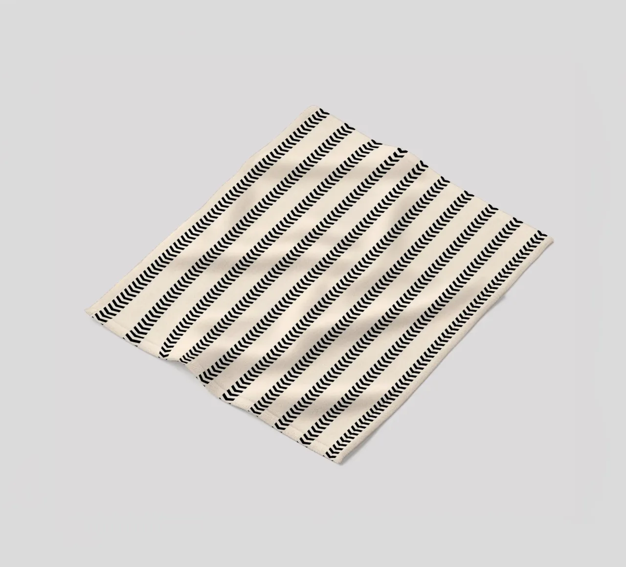 Minimal Basic Mudcloth Frecce a righe | Nero su Avorio coperta in pile da Beauty in Simplicity