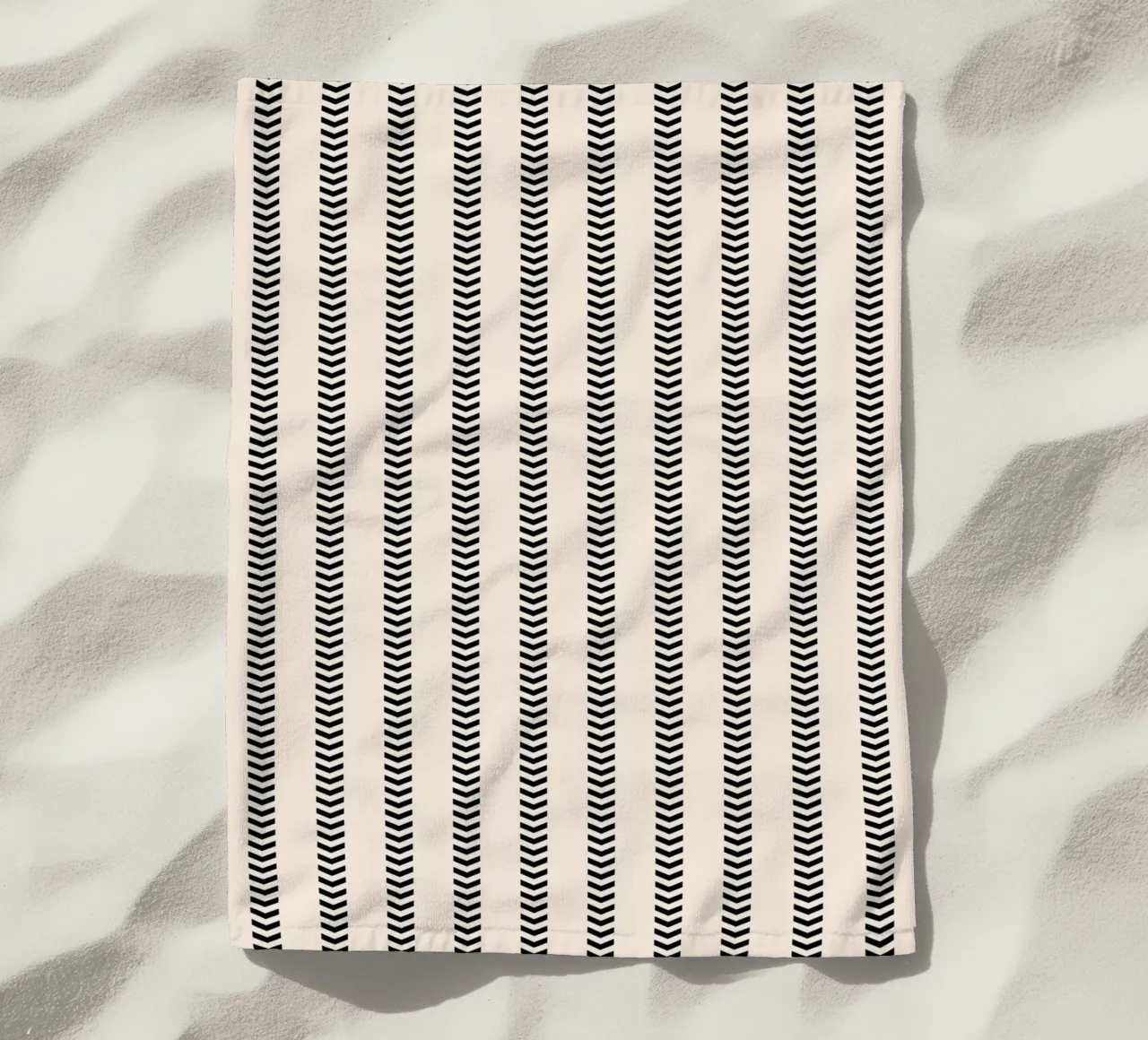 Minimal Basic Mudcloth Frecce a righe | Nero su Avorio telo mare da Beauty in Simplicity