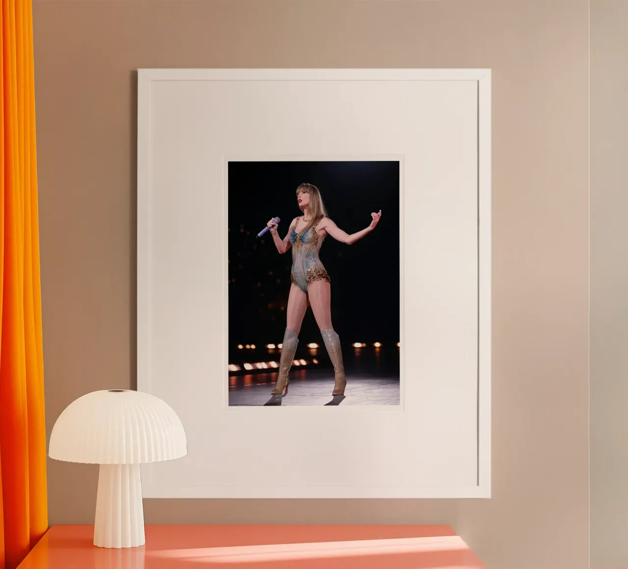 Taylor Swift regina della reinvenzione poster con telaio in plastica da dfgtfdt