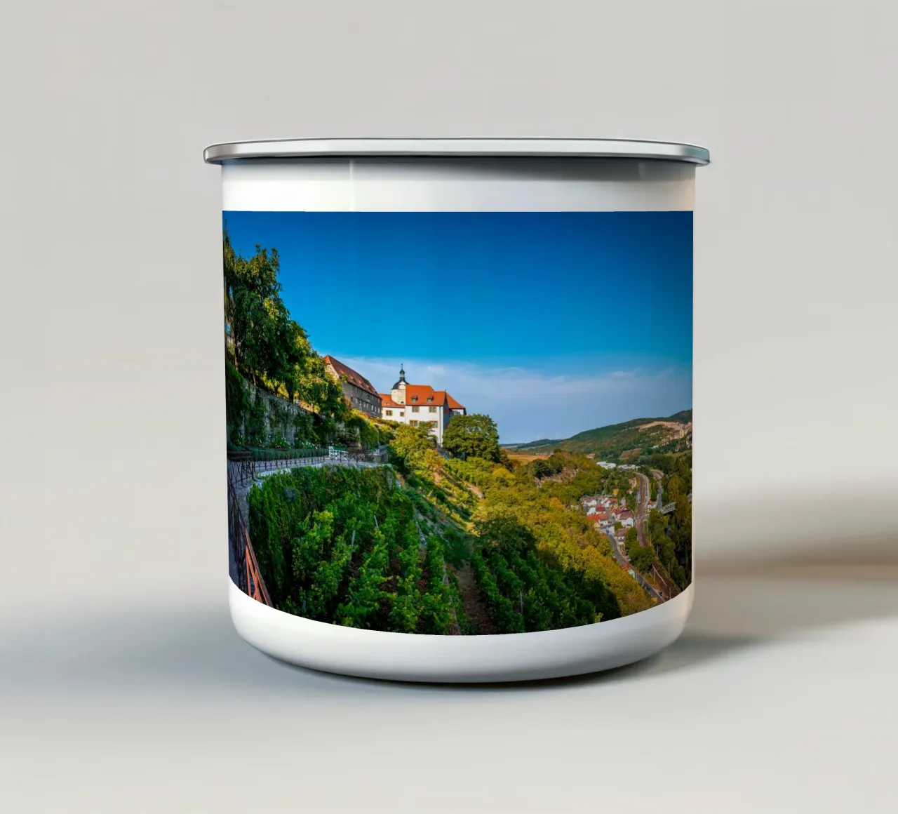 Antico castello tazza in smalto da Marcus Beckert | Fotografie