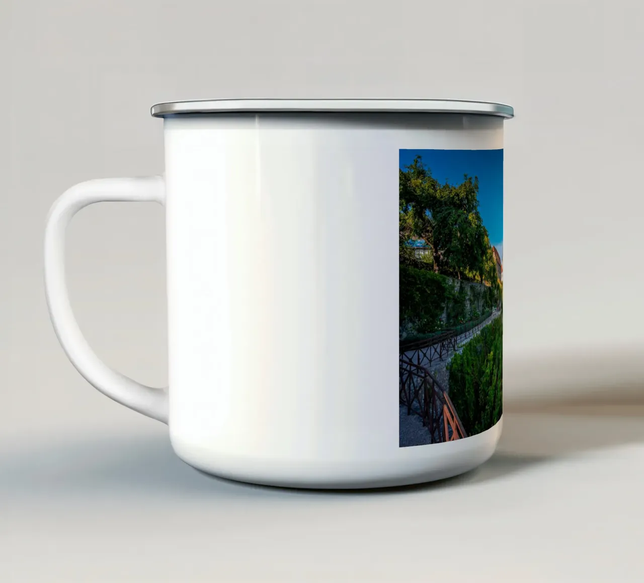 Antico castello tazza in smalto da Marcus Beckert | Fotografie