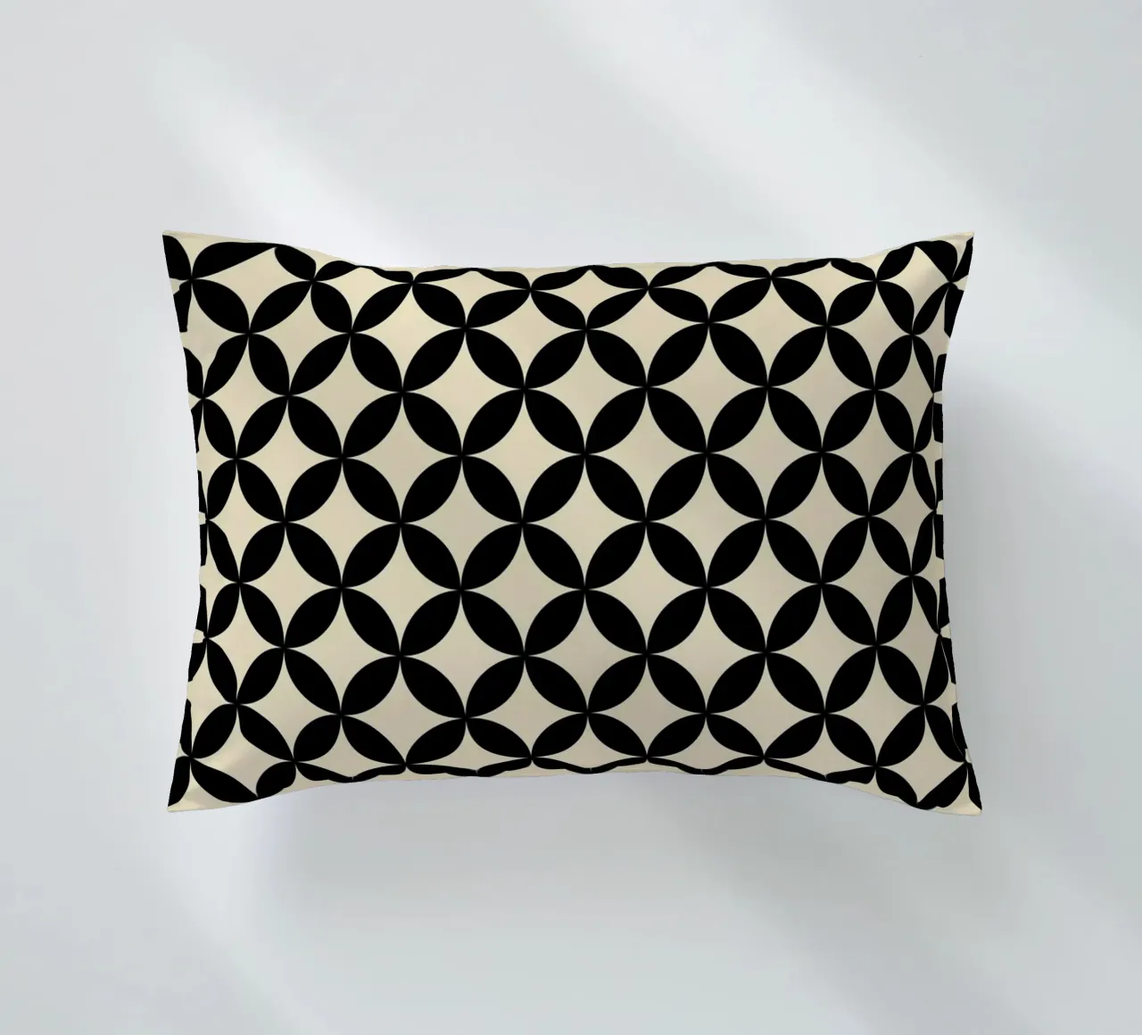 Minimal Basic Geometric Flower Pattern 2 | Nero su Beige cuscino da Beauty in Simplicity