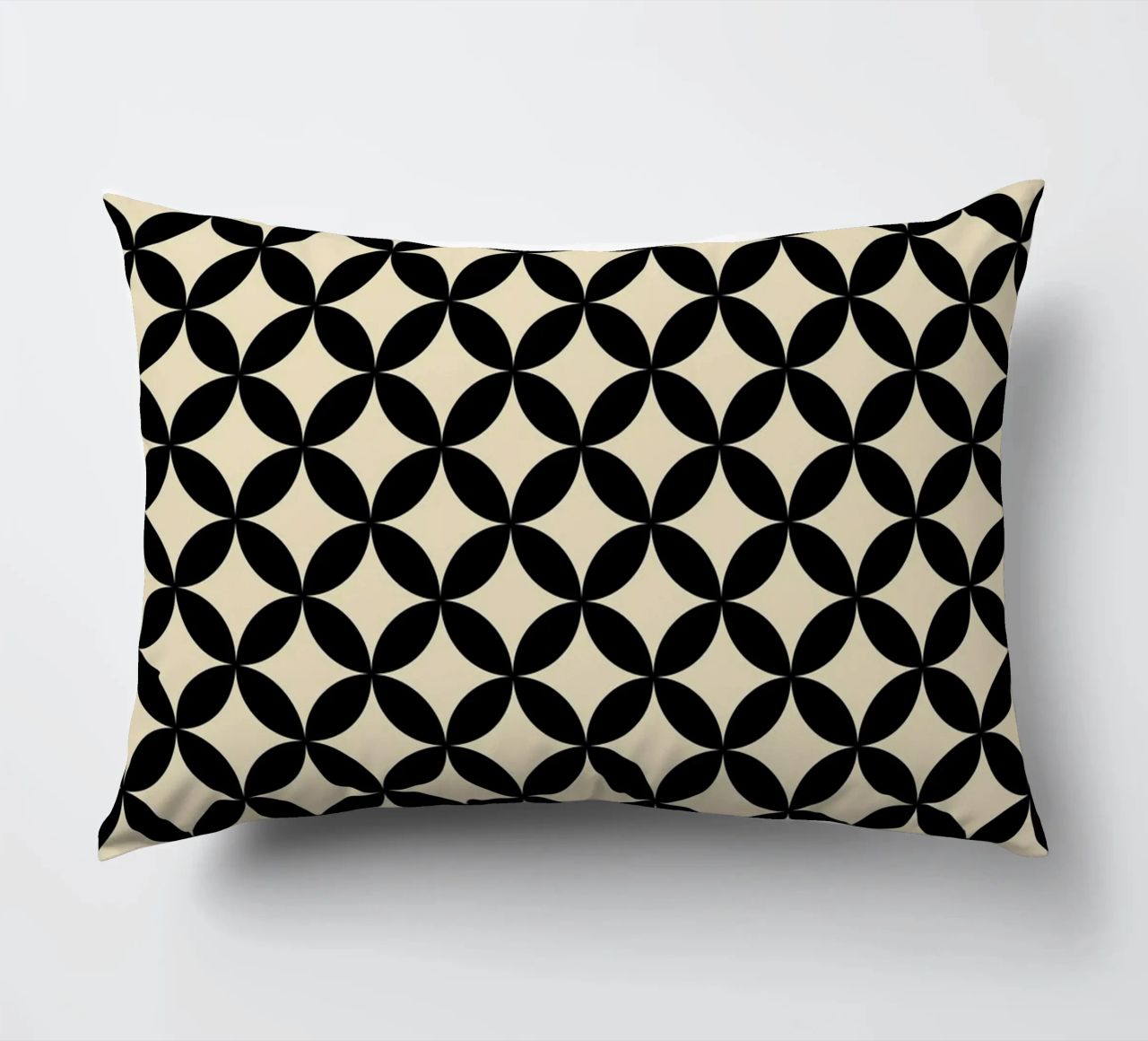Minimal Basic Geometric Flower Pattern 2 | Nero su Beige cuscino da Beauty in Simplicity