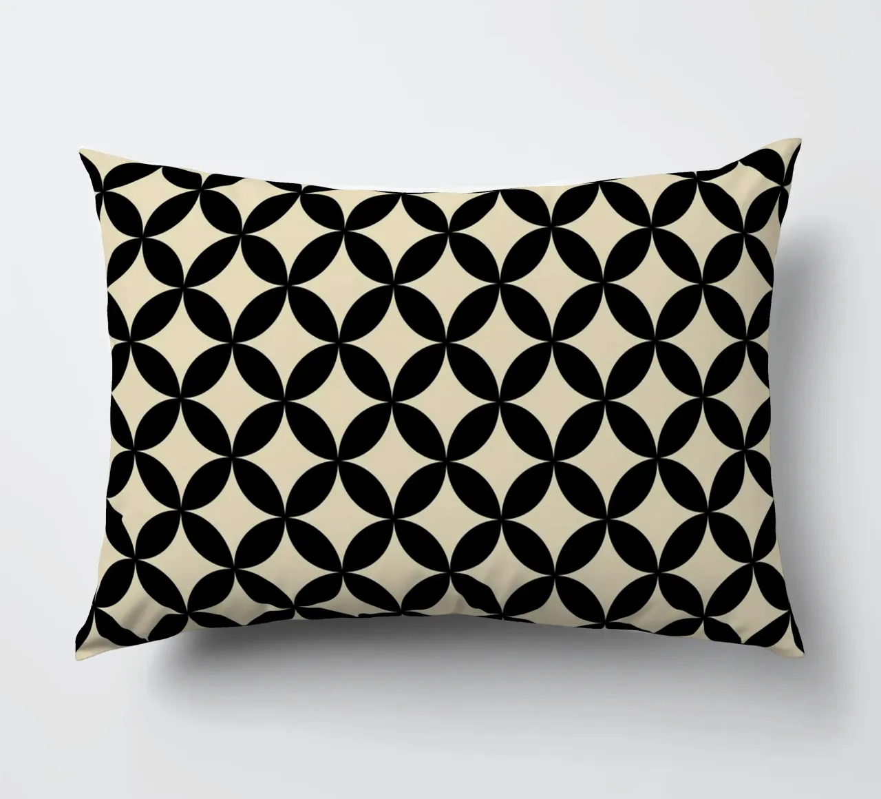 Minimal Basic Geometric Flower Pattern 2 | Nero su Beige cuscino da Beauty in Simplicity