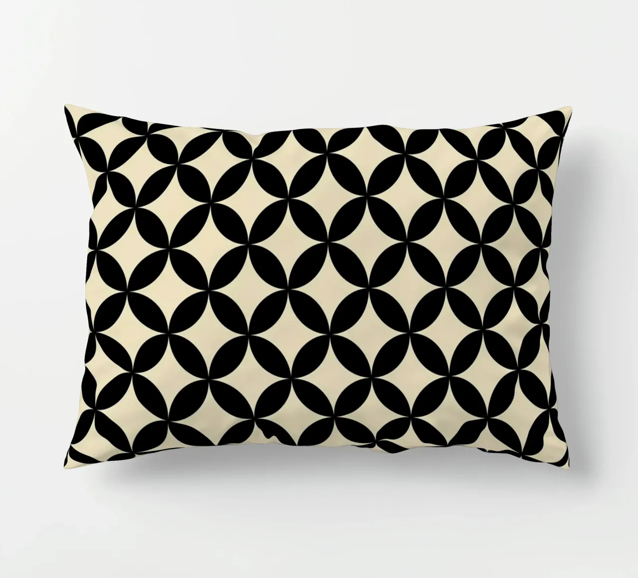 Minimal Basic Geometric Flower Pattern 2 | Nero su Beige cuscino da Beauty in Simplicity