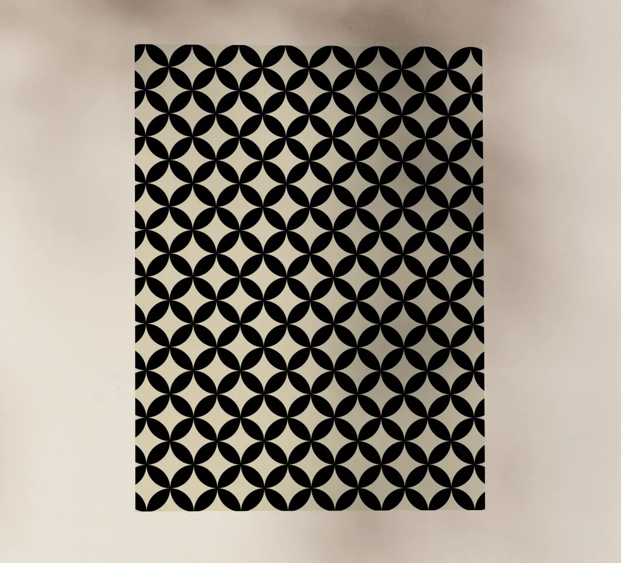 Minimal Basic Geometric Flower Pattern 2 | Negro sobre beige lámina retroiluminada de Beauty in Simplicity