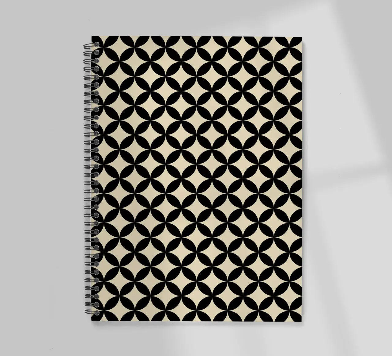 Minimal Basic Geometric Flower Pattern 2 | Nero su Beige diario ad anelli da Beauty in Simplicity