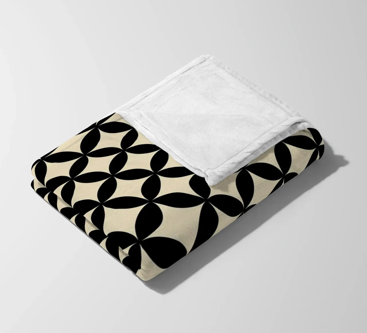 Minimal Basic Geometric Flower Pattern 2 | Nero su Beige coperta in pile da Beauty in Simplicity