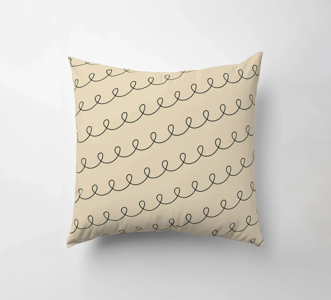 Disegno geometrico minimale di linee ad anello 2 | nero su beige cuscino da Beauty in Simplicity
