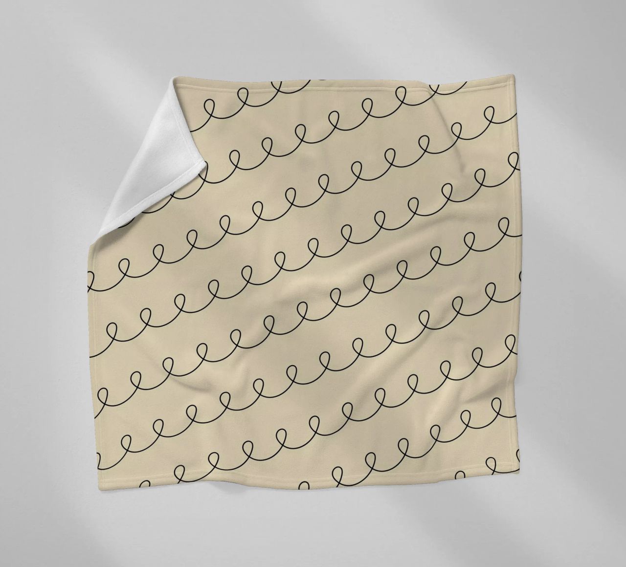 Minimal Geometric Looping Lines Zeichnung 2 | Schwarz auf Beige Fleecedecke von Beauty in Simplicity