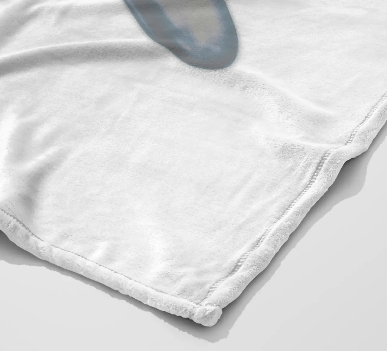 design grafico e tipografia metallizzata coperta in pile da morphinaeblue