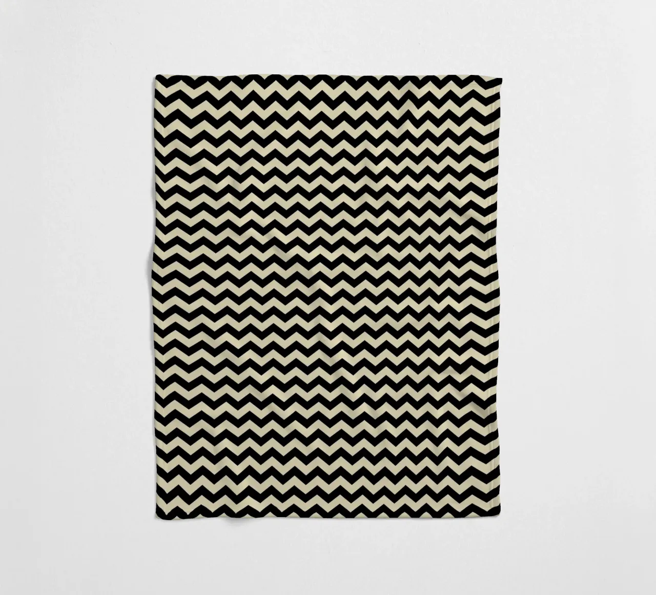 Minimal Chic Basic Chevron Pattern | Nero e Beige coperta in pile da Beauty in Simplicity