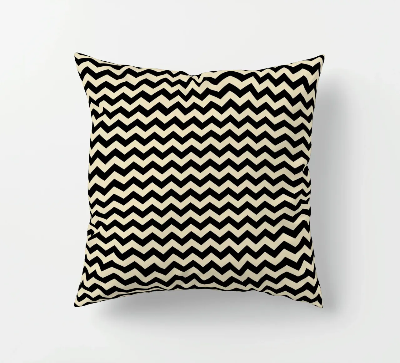 Minimal Chic Basic Chevron Pattern | Negro y Beige cojín de Beauty in Simplicity