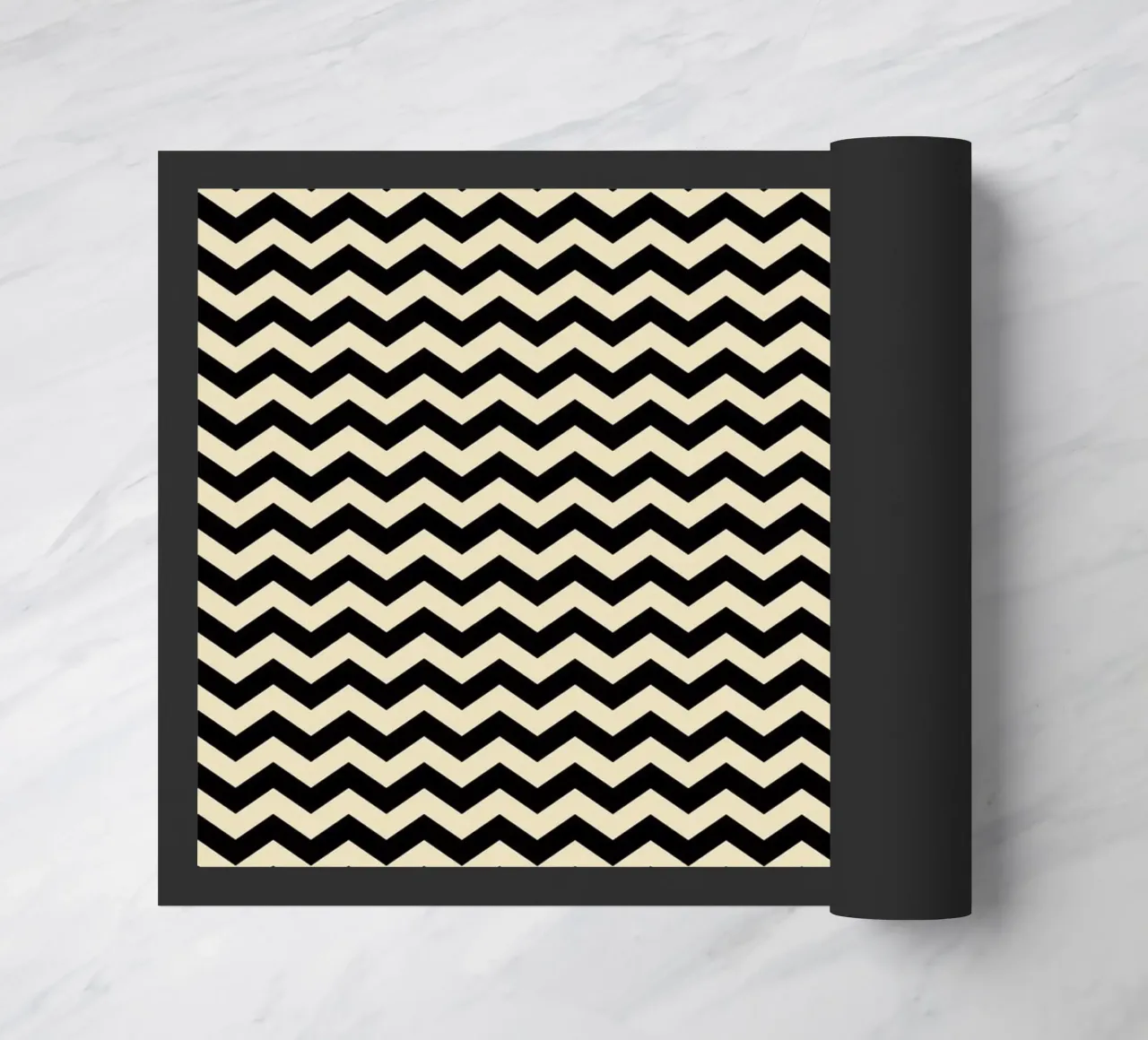 Minimal Chic Basic Chevron-Muster | Schwarz und Beige Fußmatte von Beauty in Simplicity