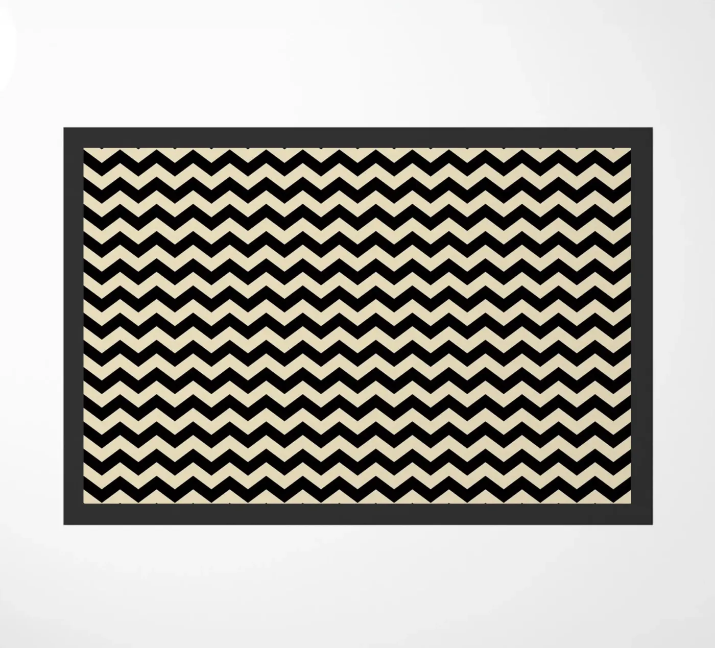 Minimal Chic Basic Chevron-Muster | Schwarz und Beige Fußmatte von Beauty in Simplicity