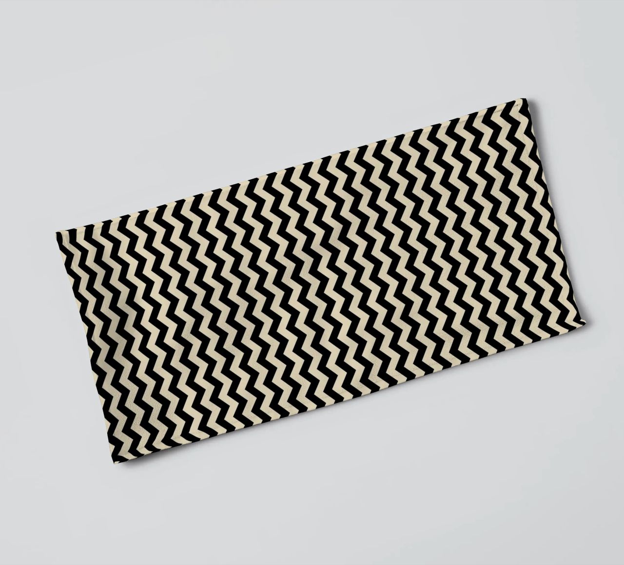 Minimal Chic Basic Chevron Pattern | Nero e Beige asciugamano da bagno da Beauty in Simplicity