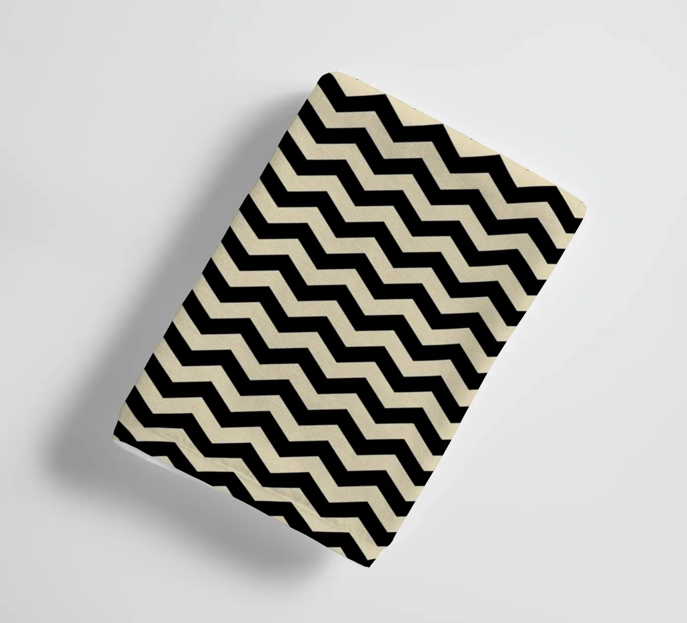 Minimal Chic Basic Chevron Pattern | Black and Beige serviette de bain de Beauty in Simplicity
