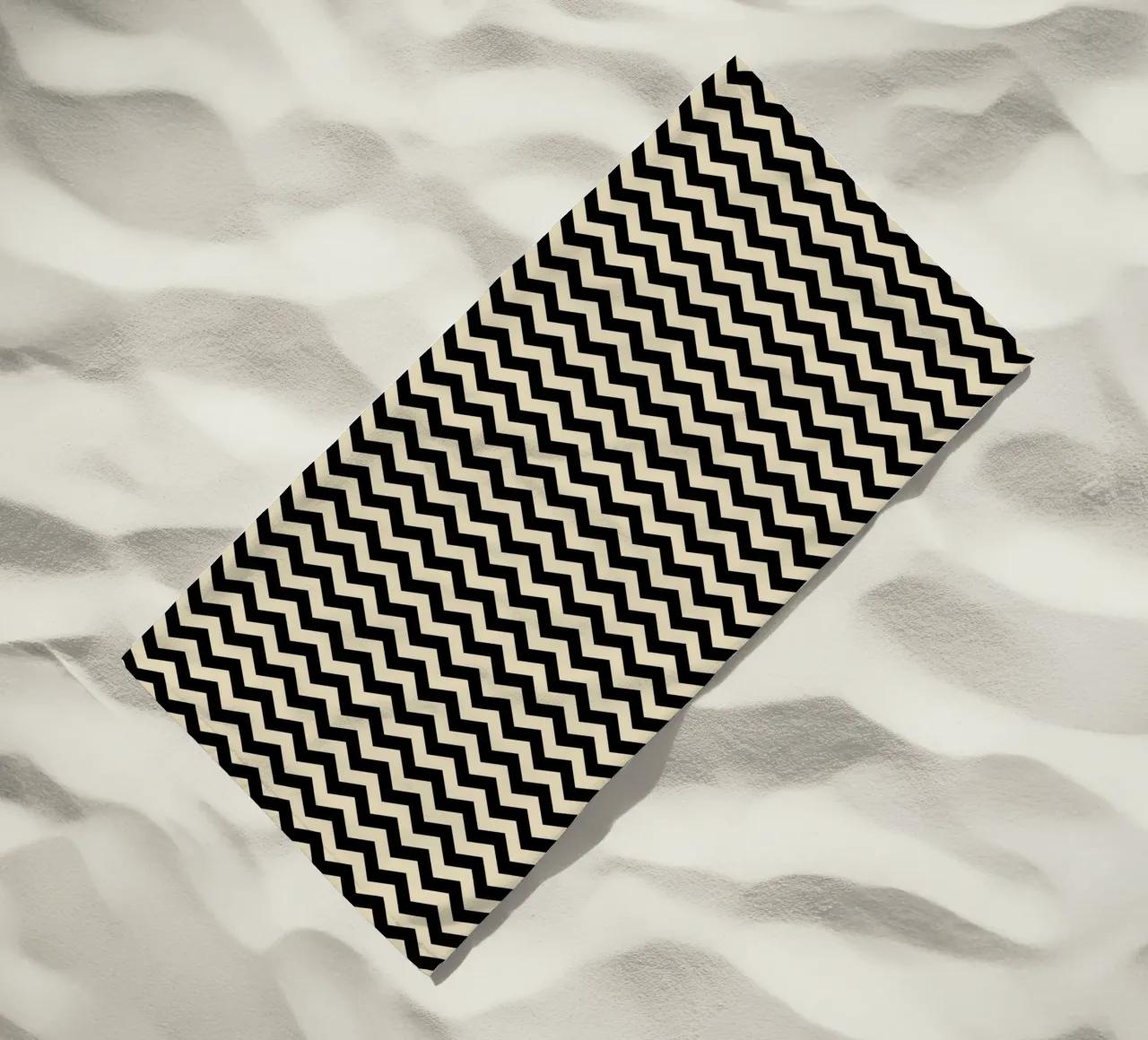 Minimal Chic Basic Chevron Pattern | Nero e Beige telo mare da Beauty in Simplicity