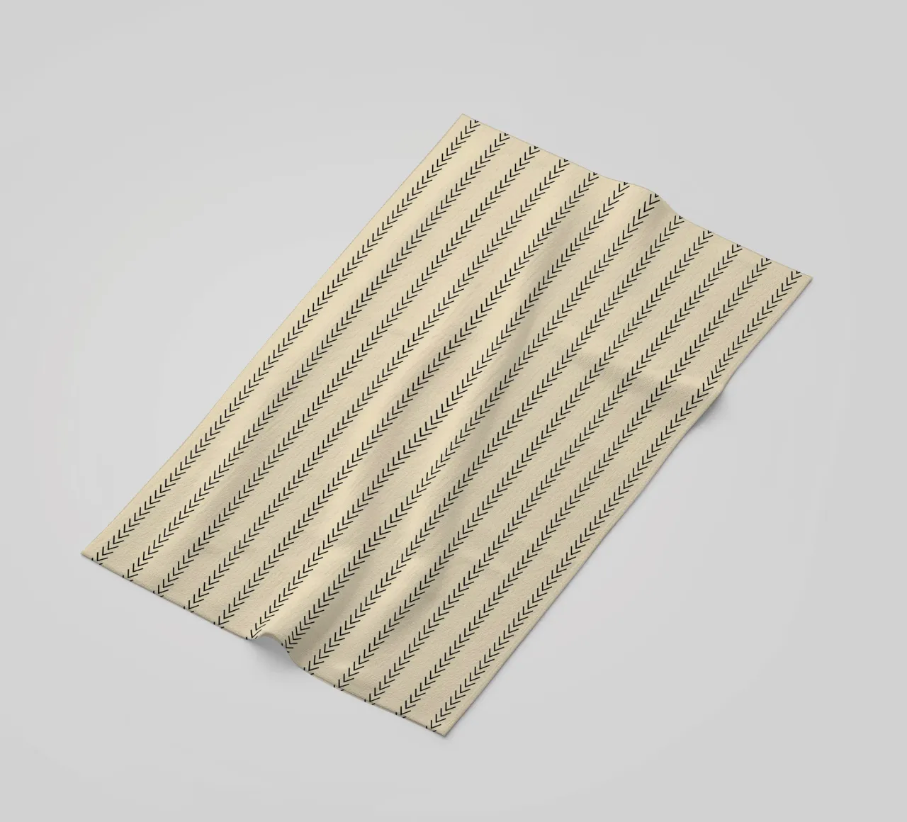 Frecce minime classiche standard a strisce nere su beige telo mare da Beauty in Simplicity