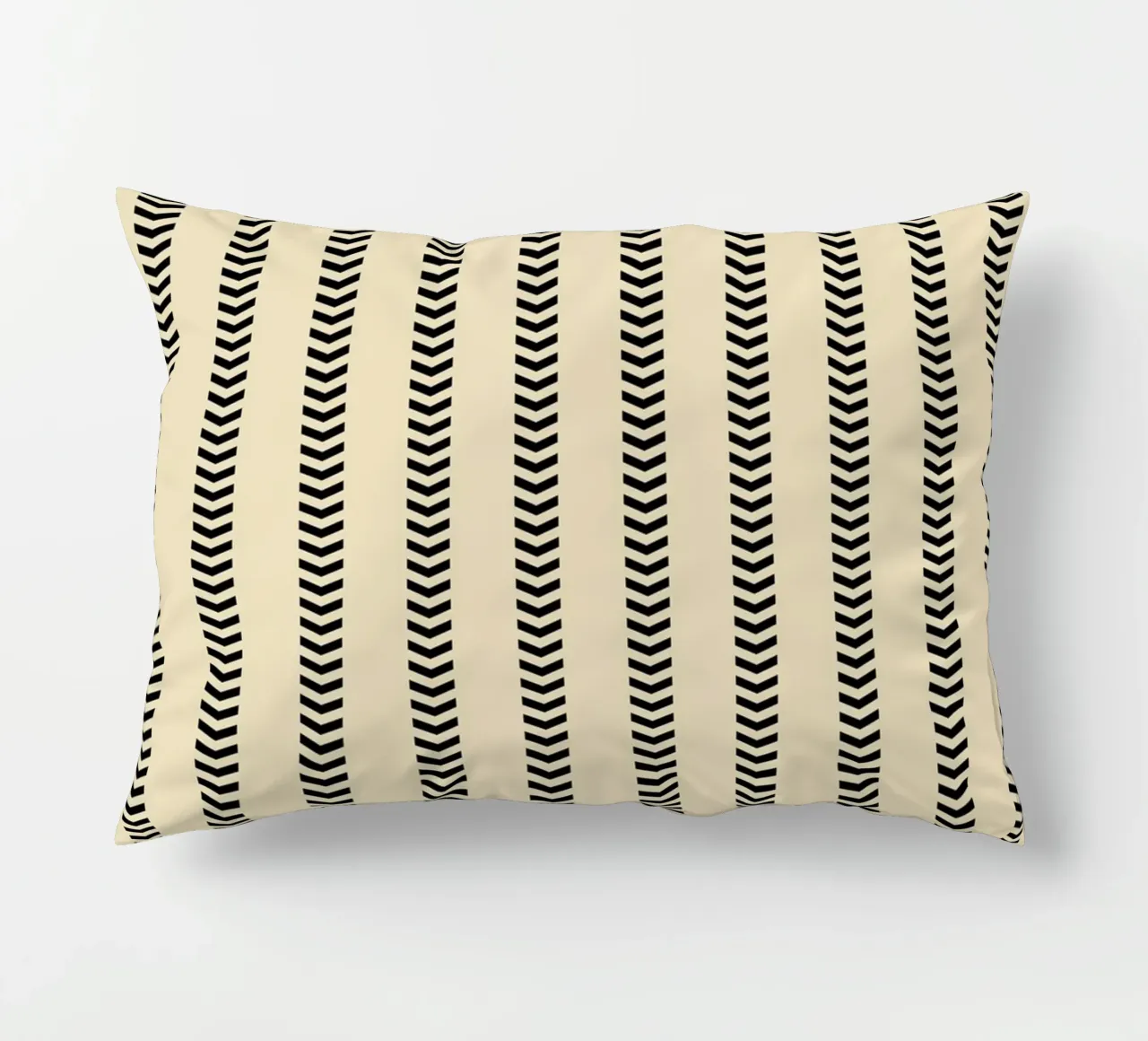 Minimal Basic Mudcloth Frecce a strisce | Nero su Beige cuscino da Beauty in Simplicity
