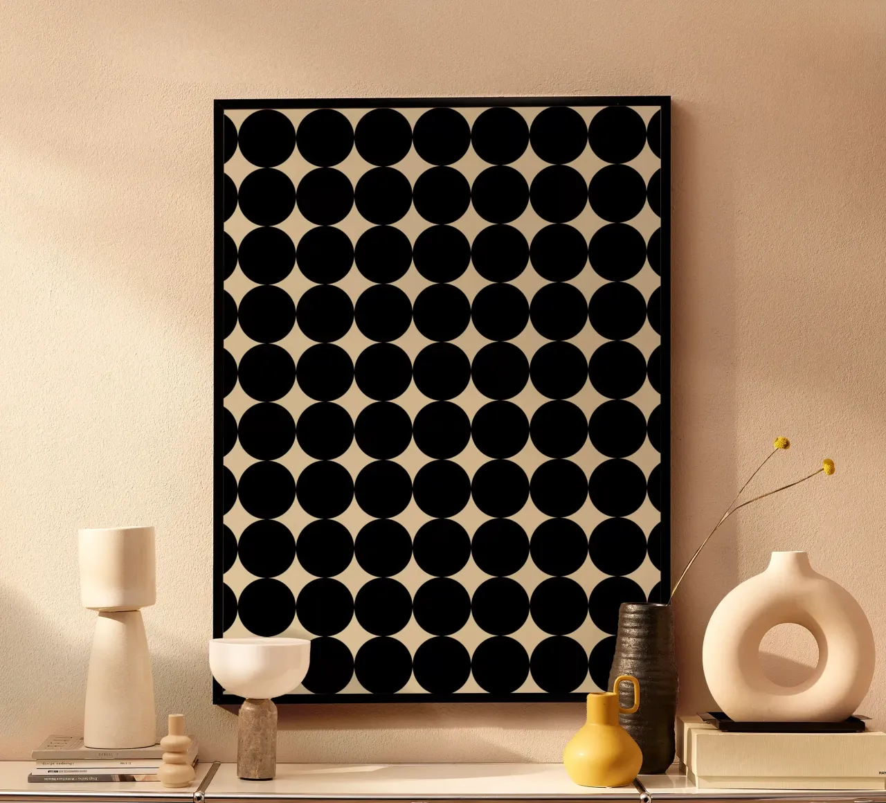 Motivo geometrico minimalista Scandi a forma di cerchio, nero su beige poster con telaio in plastica da Beauty in Simplicity