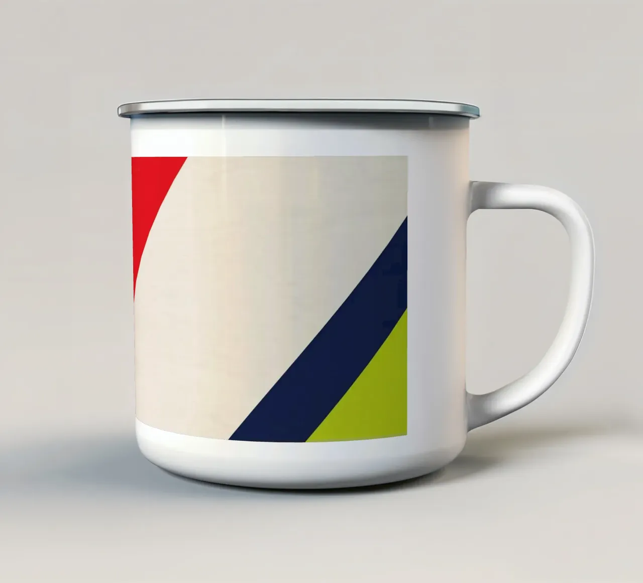 Design geometrico a strisce e legno tazza in smalto da Petra Lang