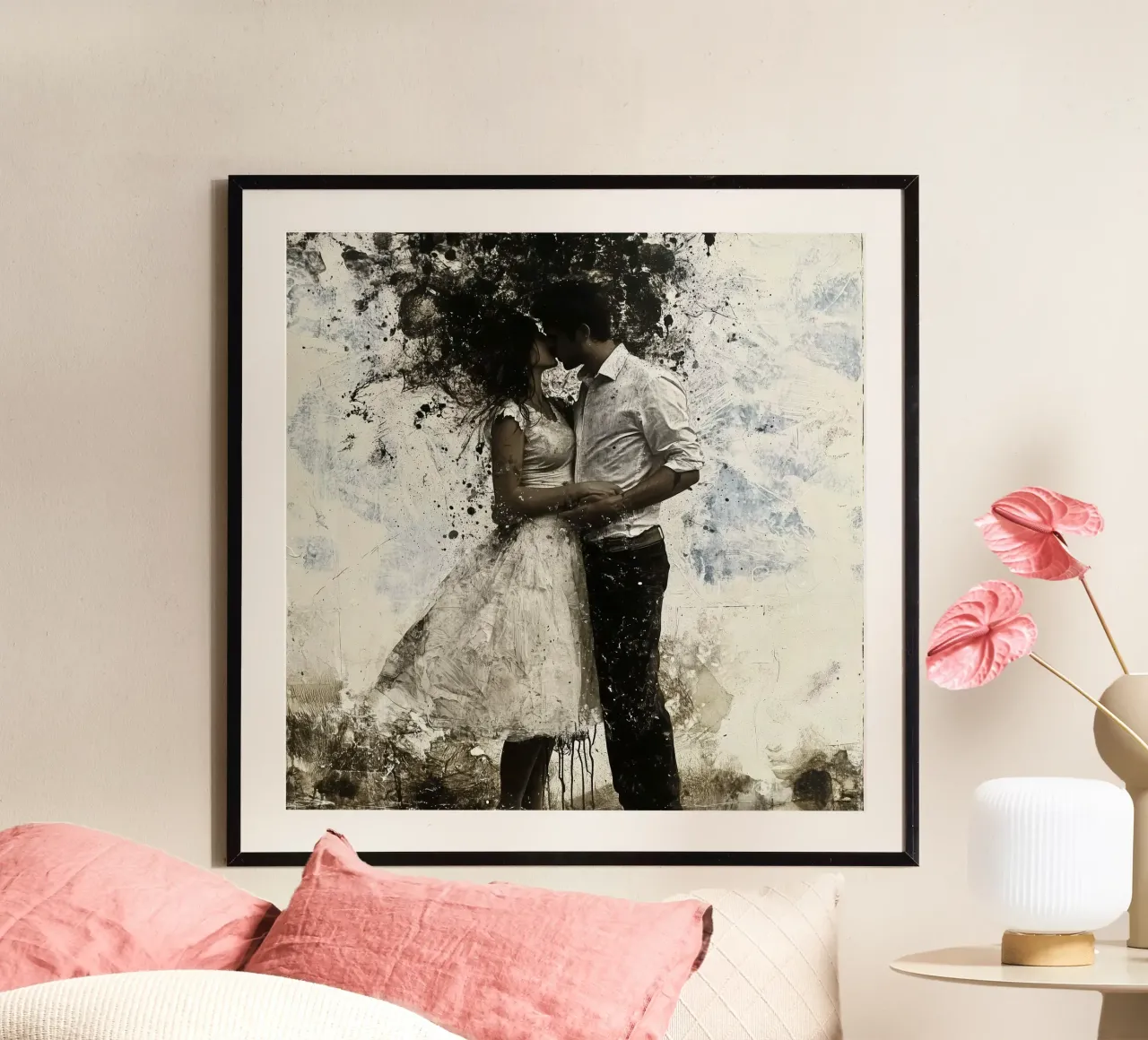 "El beso" - Impresión artística abstracta, cruda y apasionada poster con marco de plástico de Synthaira