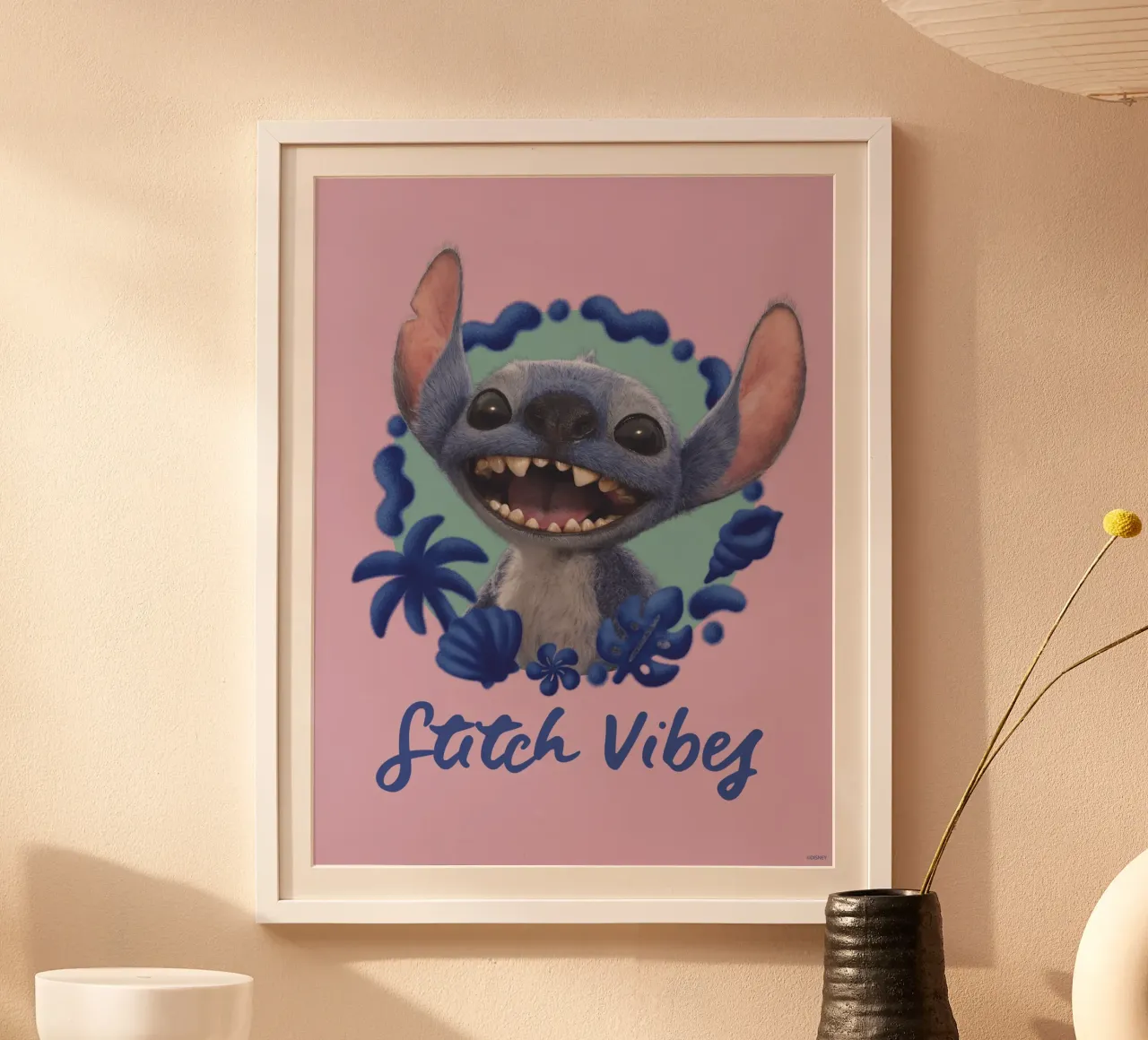 Stitch VIBES - rosa poster con telaio in alluminio da Stitch