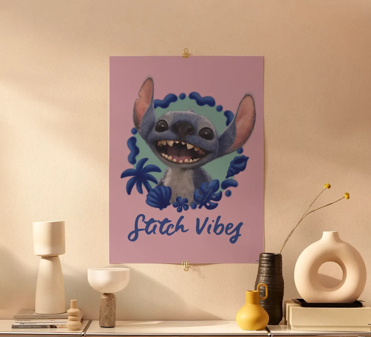 Stitch VIBES - rosa poster con telaio in alluminio da Stitch