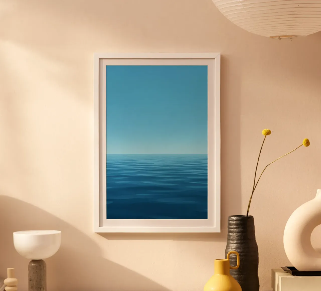 Blauer Himmel und gekräuselte Meeresoberfläche Poster mit Aluminium Rahmen von DesignDoodle