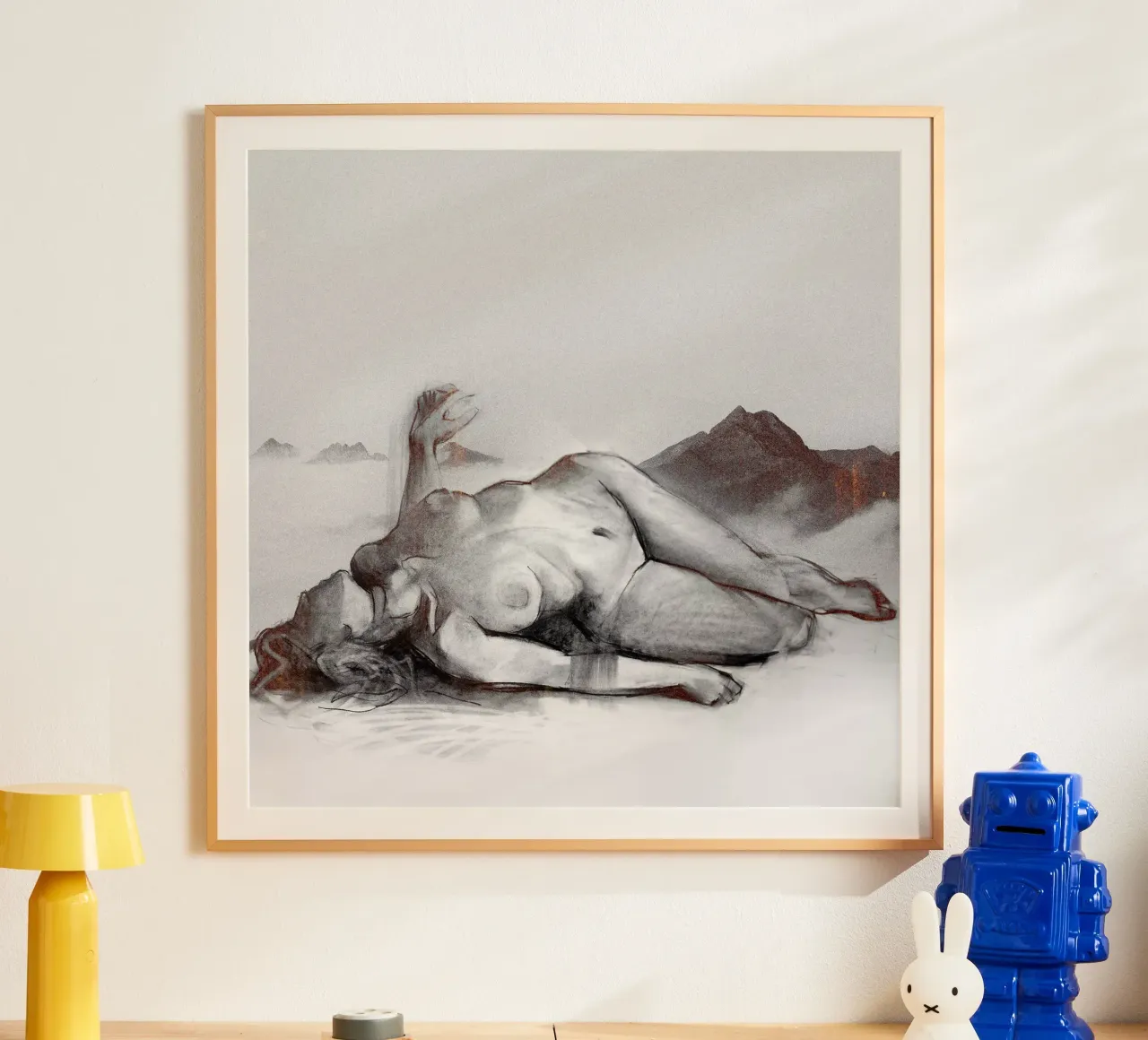 Charcoal sketch of a lying woman poster con telaio in alluminio da Stoian Hitrov
