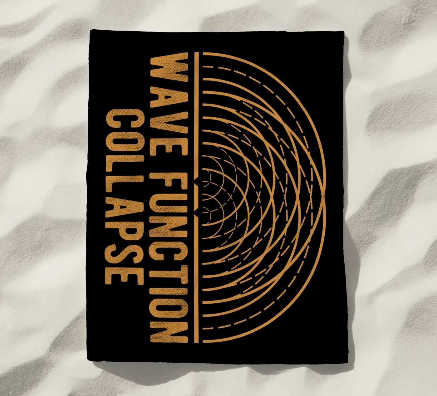 Zusammenbruch der Wellenfunktion Strandtuch von Mariel Toigo