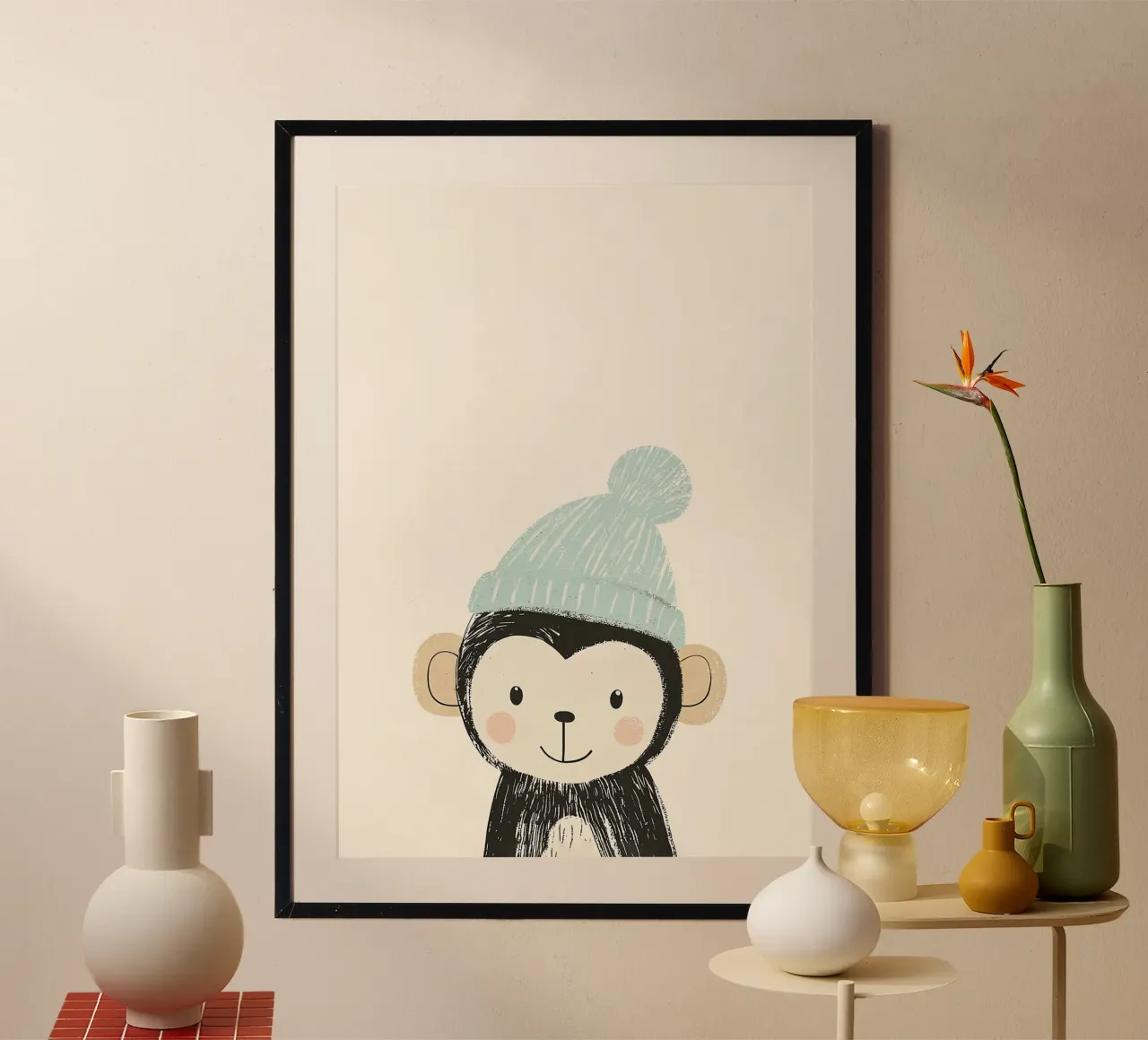 Simpatica scimmia con cappello poster con telaio in legno da David Müller