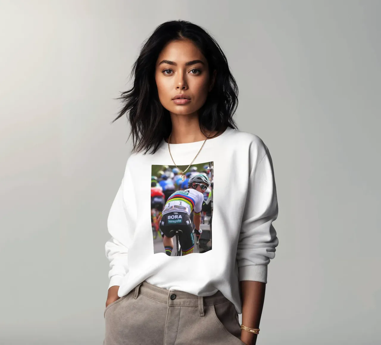 peter sagan con il kit della squadra bora-hansgrohe felpa da addelia shope
