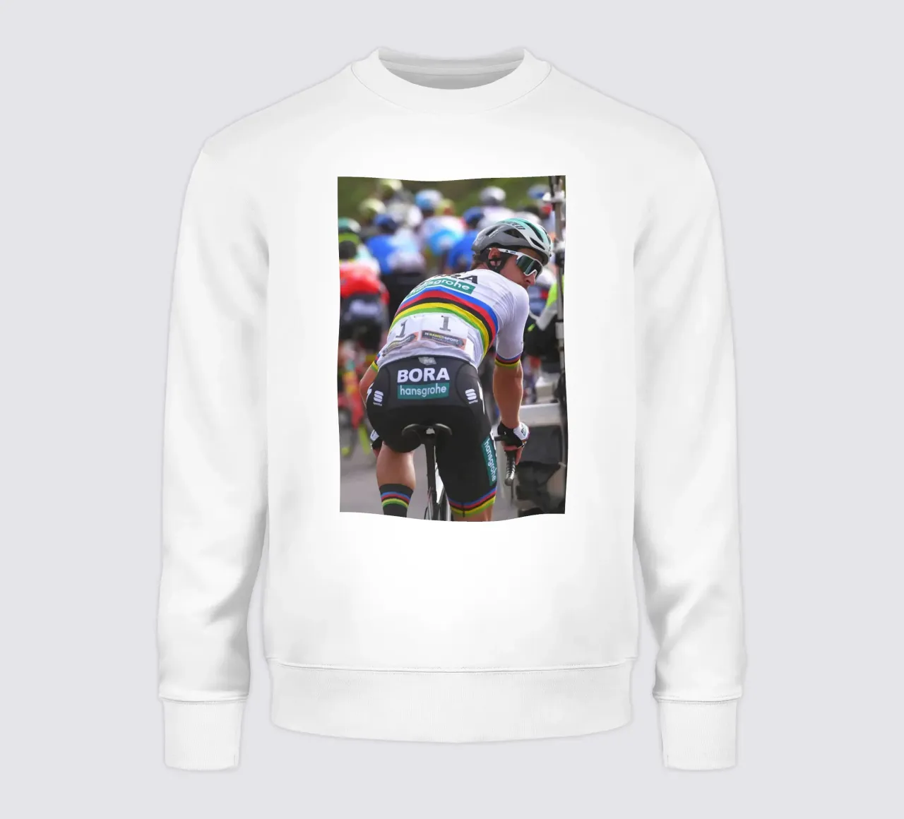 peter sagan con il kit della squadra bora-hansgrohe felpa da addelia shope