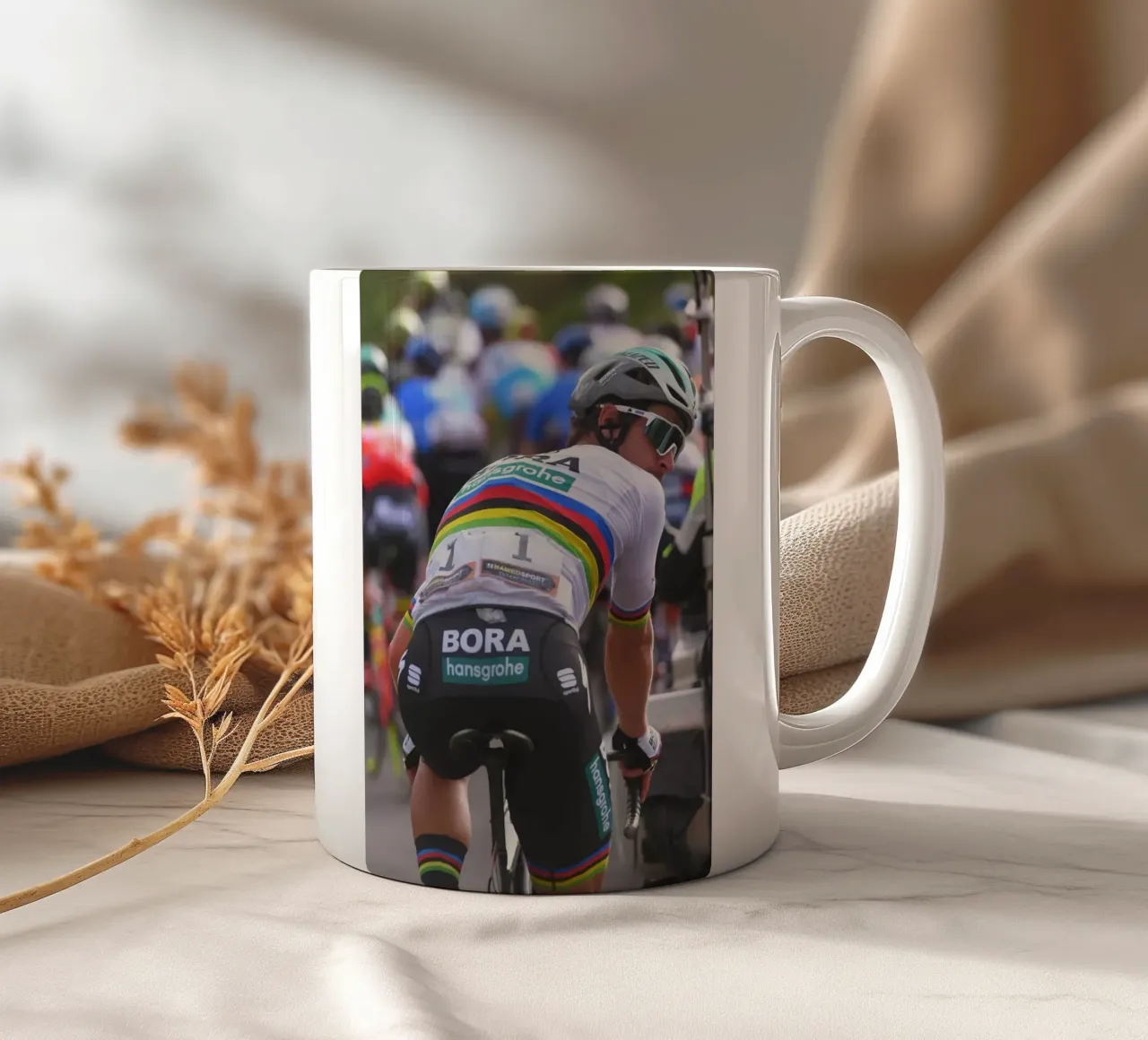 peter sagan con il kit della squadra bora-hansgrohe tazza in ceramica da addelia shope