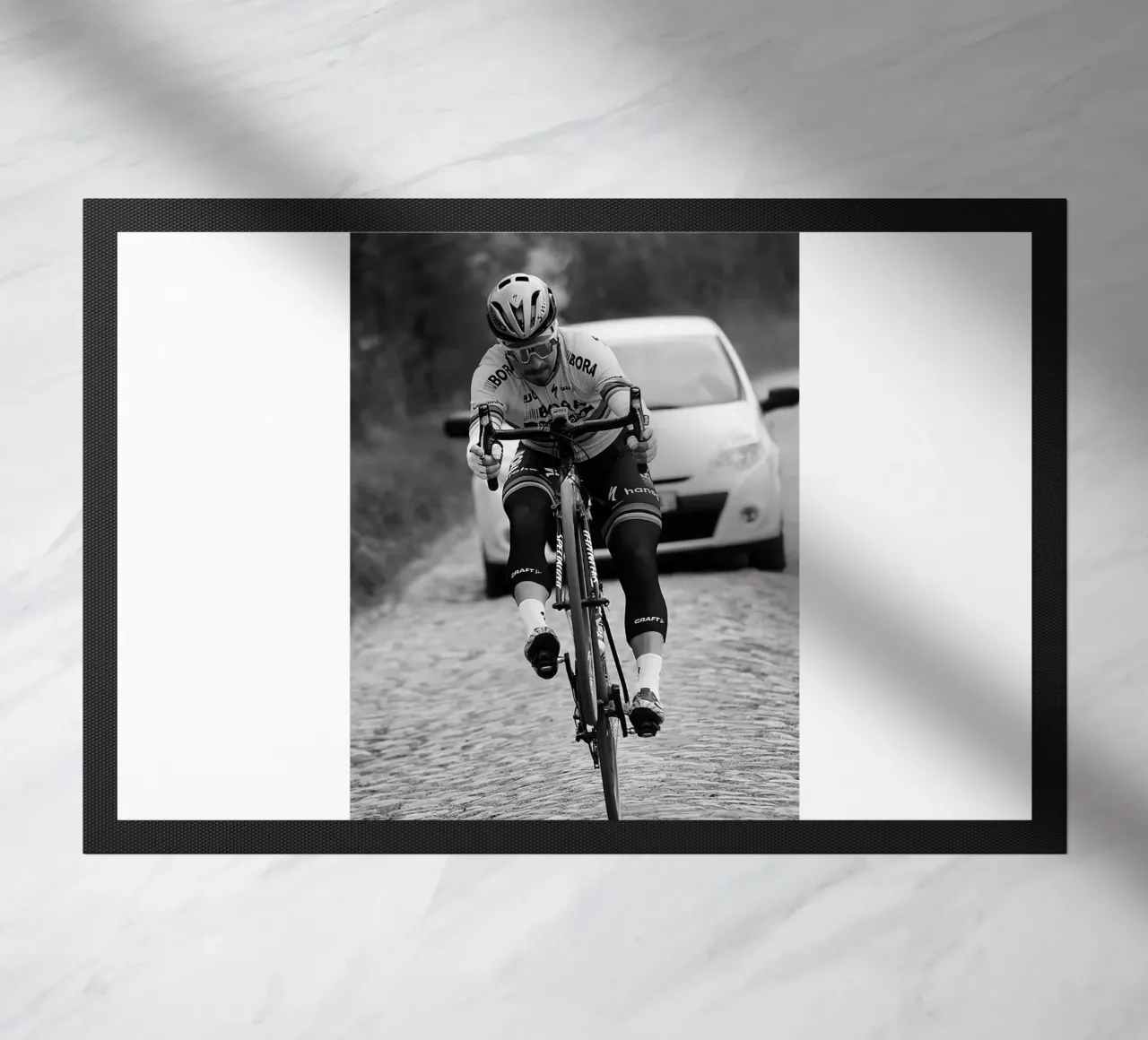 peter sagan gareggia in una delle gare classiche zerbino da addelia shope